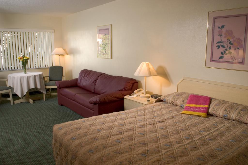 Cypress Cove Nudist Resort Poinciana Room photo